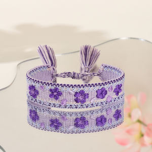 Braccialetti Personalizzati con Logo Ricamato, Charm dell'Amicizia, Fiori e Nappine Fatte a Mano per Donne - Product Image 3