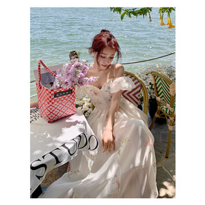 Noticias Verano Temperamento Vestido <span class=keywords><strong>dulce</strong></span> Fuera del hombro Manga corta Puff Vestido floral Delgado Cuello en V Halter Vestido de vacaciones - Product Image 2