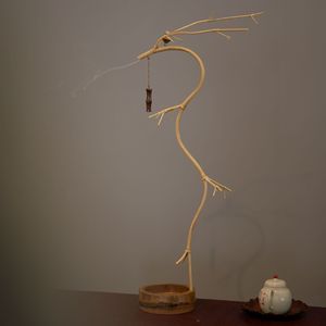 Porta incienso artesanal y ecológico de bambú con forma de dragón, soporte de incienso de bambú invertido, porta incienso en barra, cabeza de dragón - Product Image 1