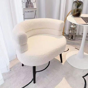 Fauteuil pouf en laine d'agneau blanc cassé capitonné avec dossier, chaise de chambre et tabouret de maquillage - Product Image 3