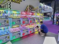 Distributeur automatique de capsules à double compartiment 2 niveaux avec bande lumineuse RGB, vitrine transparente et cadre néon pour centre commercial et salle de jeux, vente en gros, fourniture directe usine