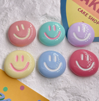 100 PIÈCES/SAC Breloques en résine visage souriant jaunes, rouges, bruns, bleus, pêche, violets pour slime, coques de téléphone, porte-clés, décoration artisanale DIY