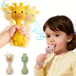 Jouets de dentition pour bébés, jouets sensoriels pour enfants, Chik Girafe, anneaux de dentition pour bébés, anneau de dentition en silicone sans BPA - Product Image 1