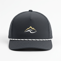 Casquette Trucker Snapback 5 Panneaux en Tissu Performance pour la Vente en Gros, Casquette de Golf Personnalisée avec Cordon, Casquette de Baseball Imperméable avec Logo en Silicone 3D