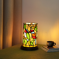 Lampe de table en verre teinté style Tiffany avec oiseaux, décoration pour salon, chambre à coucher, chevet, petite veilleuse, lampe de bureau LED E12 mignonne pour enfants