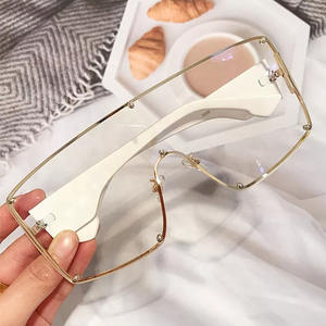 2024 Unique surdimensionné une pièce bouclier lunettes <span class=keywords><strong>de</strong></span> soleil femmes Vintage dégradé noir clair lunettes femme Rivet grandes nuances bleu rose - Product Image 4