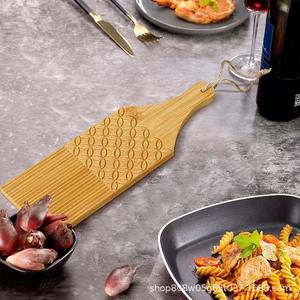 Tabla de cortar de madera personalizada, cuerpo recto, color madera natural con patrón decorativo para uso doméstico - Product Image 4