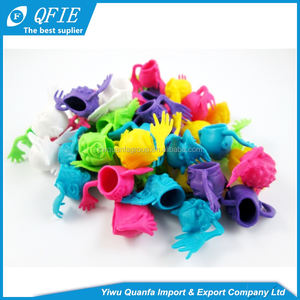 Vente en gros de marionnettes à doigt colorées souples en TPR de style monstre à offrir pour Halloween Jouet éducatif sécurité certifié unisexe - Product Image 5