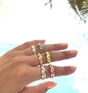 Bague arc-en-ciel à empiler, bague en émail plaqué or 18K, bijou pour petite amie, étoile colorée, cadeau pour enfants - Product Image 4