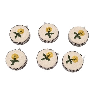 60-Inch Màu Vàng Hoa Thêu Có Thể Thu Vào Mềm Băng Đo Đôi Quy Mô Cai Trị Cho May Vải Vải Cơ Thể Thời Trang - Product Image 5