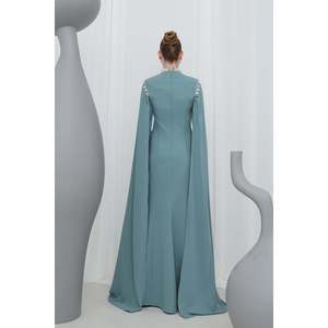 Vestido de Noche Largo con Pedrería Verde para Mujer, Marca Puane, Ideal para Eventos Formales y Ocasiones Especiales - Product Image 5