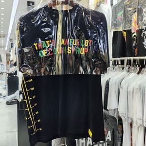 T-shirt de luxe de marque de créateur Streetwear personnalisé en gros avec l'impression 'C'EST UN ÉNORME AMOUNT DE SIROP POUR TISSUS', pour hommes - Product Image 2