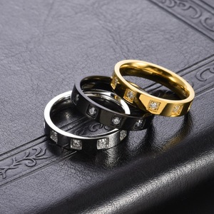 Nuevo Anillo de Alta Gama para Mujer, Estrecho, de Oro de 18K, Grabado a Cuadros con Diamantes, Estilo Perfume Pequeño - Product Image 2