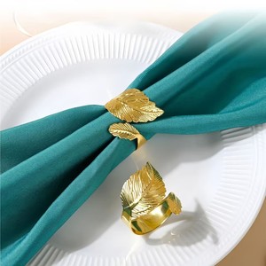 Anneaux de serviette en métal écologiques en gros, en forme de feuilles, pour la décoration de table de mariage, de fête ou de festival - Product Image 3