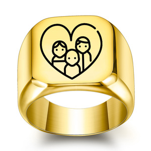 Bague Cœur Famille Personnalisée 18mm Or Carré Gravé au Laser Bijou Unisexe Cadeau - Product Image 1