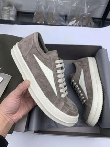 Chaussures décontractées pour hommes de créateur, chaussures de skate en cuir véritable respirant de haute qualité, semelle épaisse à lacets, style streetwear - Product Image 1