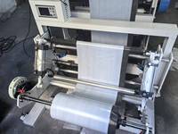 Machine automatique de fabrication de sacs de courrier express type 800 avec pulvérisation de colle thermofusible et système double servo