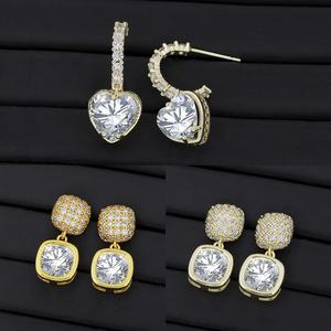 Aretes con Incrustaciones de Circonita Cúbica de Grado 5A+ JXX, Chapados en Oro, Diseño Personalizable, Juego de Aretes Resistentes al Deslustre - Product Image 1