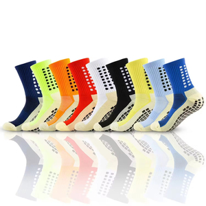 Chaussettes de sport antidérapantes en coton compressif avec logo personnalisé pour femmes, idéales pour le yoga et le Pilates, haute qualité, vente en gros - Product Image 3