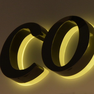 Letrero Luminoso para Puerta con Letras de Cristal y Metal Retroiluminadas con Luz LED, Utilizado para Iluminación Personalizada de Imágenes y Texto - Product Image 2