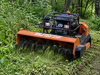 Débroussailleuse forestière télécommandée diesel en Europe 27 CV sur chenilles pour pentes montagneuses, vergers, débroussaillage et défrichage des zones brûlées