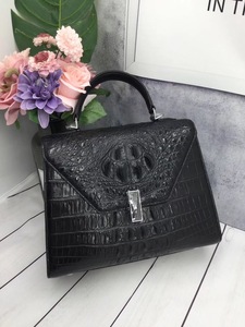 Sac à main en cuir de crocodile noir - poignée unique - sac bandoulière convertible pour femme - pour usage quotidien - Product Image 5
