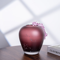 Vase en verre givré haut de gamme avec motif en relief 3D de fleurs de pêcher pour la décoration de la maison et des hôtels