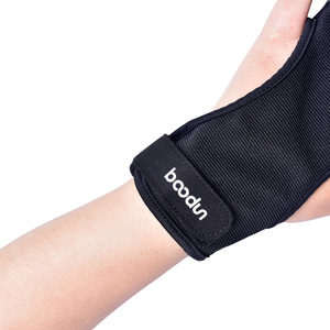 Guante de tiro con arco BaoDun, negro, medio dedo, antideslizante, transpirable, para tiro, caza, unisex - Product Image 1