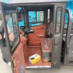 Triciclo de Carga Eléctrico con Cabina Cerrada, Compartimiento Ampliado, Capacidad de Carga de 400 kg y Alcance de 90 km, Motor Potente de 1000 W - Product Image 5