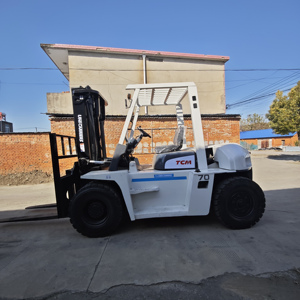 Montacargas Diésel TCM 70 Modelo 2022, 7 Toneladas, 3 Metros de Altura de Elevación, Tracción en las Cuatro Ruedas/4x4 Todoterreno - Product Image 4