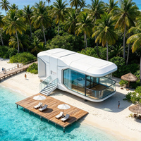 Capsule spatiale de luxe modulaire préfabriquée et mobile avec grande fenêtre panoramique pour projets de villégiature, d'hébergement et de glamping