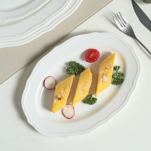 Assiettes <span class=keywords><strong>de</strong></span> <span class=keywords><strong>table</strong></span> en céramique blanches unies à volants, plats ovales pour la maison, la cuisine, le café, le petit-déjeuner, le steak, la cuisine occidentale, usage quotidien - Product Image 4