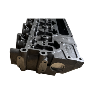 Vend des pièces de moteur. Par exemple, la culasse diesel 4940658, 3973493, 8.3L 6CT. - Product Image 1