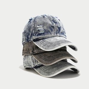Gorra de béisbol europea y americana para hombre y mujer, de tela de terciopelo, con visera curva, estilo vaquero desgastado, para un look urbano y de hip hop. - Product Image 1