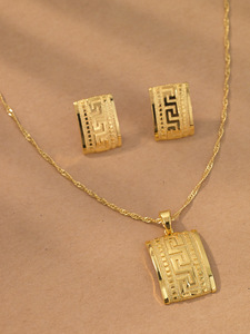 Juego de Joyería con Colgante Cuadrado y Aretes Chapados en Oro de 24K, Diseño Clásico con Patrón <span class=keywords><strong>Griego</strong></span> Geométrico, para Mujer - Product Image 6