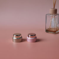 Offre Spéciale Mini 5g taille de voyage pots de baume à lèvres en plastique cylindre vide conteneur de crème pour les yeux pour masque facial utilisation cosmétique à bas prix