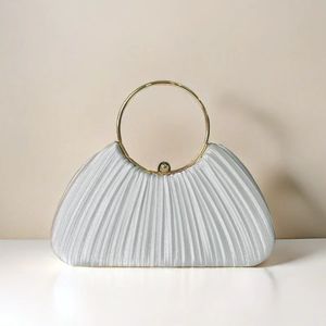 Bolso de mano plisado de lujo con asa de anillo para mujer, elegante bolso de noche para banquetes - Product Image 5