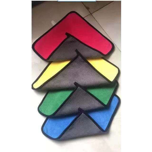 4 colors: red, yellow, blue, green