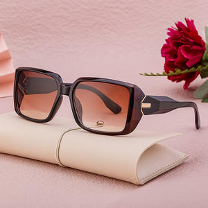 Lunettes de soleil à monture carrée de style européen pour femmes, protection UV400, monture en PC, lentilles noires, pare-soleil de classe 2, FY-99252 - Product Image 5