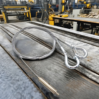 Fabrication de présentoirs muraux sur mesure Pince à vis torsadée Système de suspension Normes ISO ASI Pliage Conformité ANSI