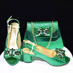 Zapatos de Novia Planos de Tacón Cuadrado de 10 cm para Mujer, de Verano, con Pedrería, Conjunto con Bolso, de Cuero Genuino, Punta Abierta, Deslizables, con Tiras Convertibles - Product Image 3