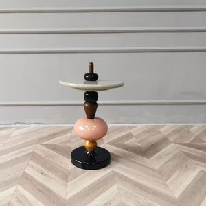 Table d'appoint de style nordique moderne avec des décorations en forme de hawtes confites |   Table d'appoint ronde artistique multicolore pour un intérieur créatif - Product Image 6