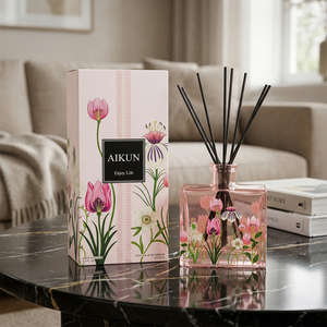 Aikun Wholesale Square Bottle Floral Fragrance Glass Bottle Gift Box Set 150ml IP12 Formula <b>Reed</b> <b>Diffuser</b> for Bedroom - Product Image 1
