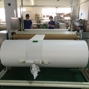 Rollo de hilo de filtro de <span class=keywords><strong>acuario</strong></span> de alta densidad desechable personalizado, almohadilla de poliéster bioquímico, relleno de filtro de guata para pecera - Product Image 4