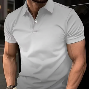 Camiseta de manga larga roja brillante combinada con mezclilla negra para un atuendo informal simple y audaz afilado para uso diario - Product Image 1