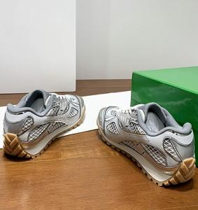 Zapatillas de Diseñador Unisex de Alta Calidad para Hombre Nuevos Estilos con Cordones Antideslizantes a la Moda Estilo para Caminar para Invierno - Product Image 4