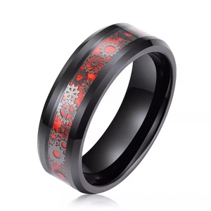 Due toni personalizzano gli ingranaggi celtici neri 8mm Mens anello di tungsteno con il modello blu fibra di carbonio fede nuziale regali per natale