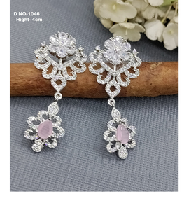 Boucles d'oreilles pendantes en forme de goutte d'eau, serties de diamants américains et de zircone cubique de qualité supérieure, pour femmes, idéales pour les mariages, les réceptions et les soirées. - Product Image 3