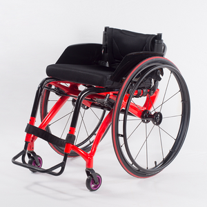 Fauteuil roulant sportif manuel ultra-léger en fibre de carbone 8 kg avec sac de rangement arrière amovible, installation rapide, roues de 24 pouces - Product Image 3