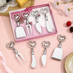 Ensemble de couteaux à fromage en acier inoxydable 4 pièces, design cœur, spatule à beurre, couteau à crème, spatule à pizza, outils de cuisine - Product Image 1